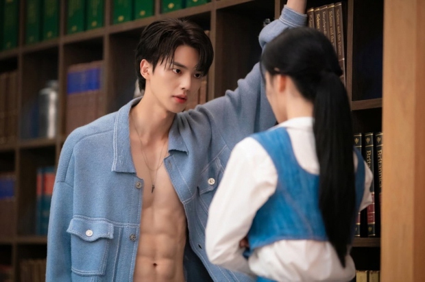 Song Kang: Hoàn hảo với ngoại hình không tì vết và thành tựu đáng nể sau 7 năm trong nghề