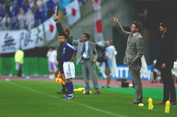 Chuyện cuối tuần: HLV quái đản Troussier và hành trình chinh phục chức vô địch Asian Cup 2000