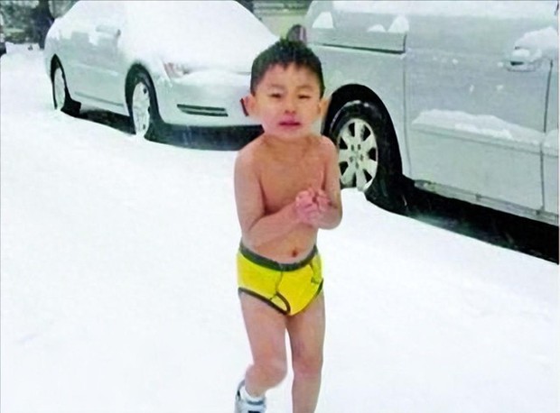 Cậu bé từng bị bố bắt cởi trần chạy trong tuyết, được giáo dục kiểu đại bàng, hiện ra sao sau 12 năm? - Ảnh 1.