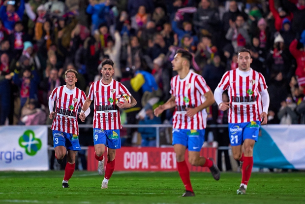 Kết quả bóng đá hôm nay 8/1: Barca giành chiến thắng căng thẳng, PSG hủy diệt đối thủ 9-0