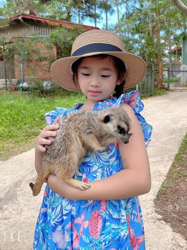 Con gái Mai Phương lộ diện rạng rỡ, khiến bảo mẫu vô cùng tự hào