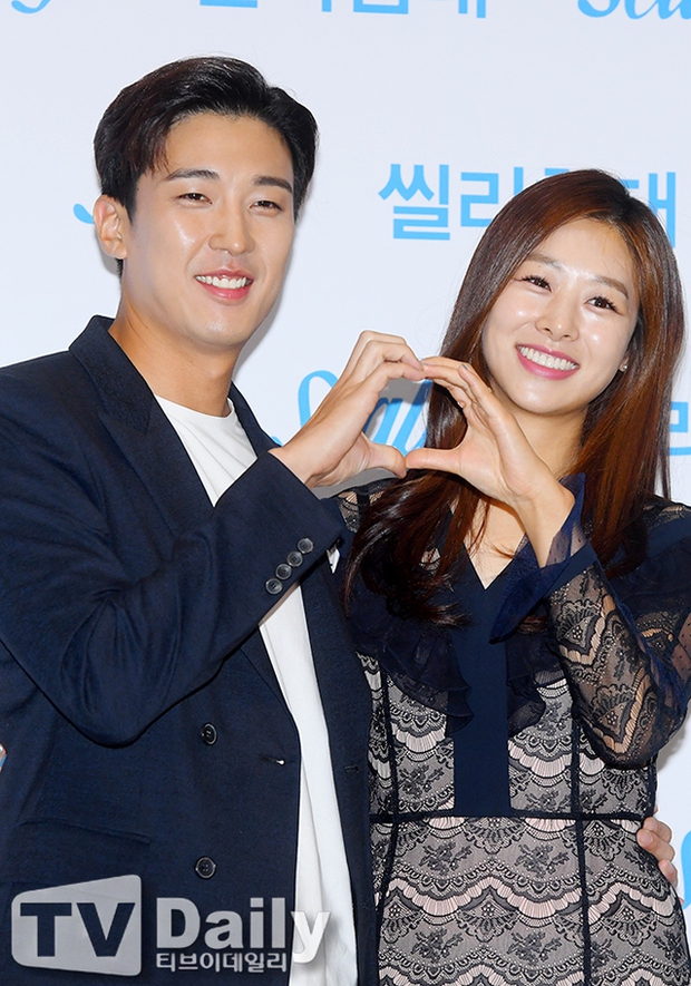 Nữ diễn viên quỳ gối trong cơn đau khi phát hiện chồng thân tình đã ngoại tình, đối mặt với nguy cơ ly hôn