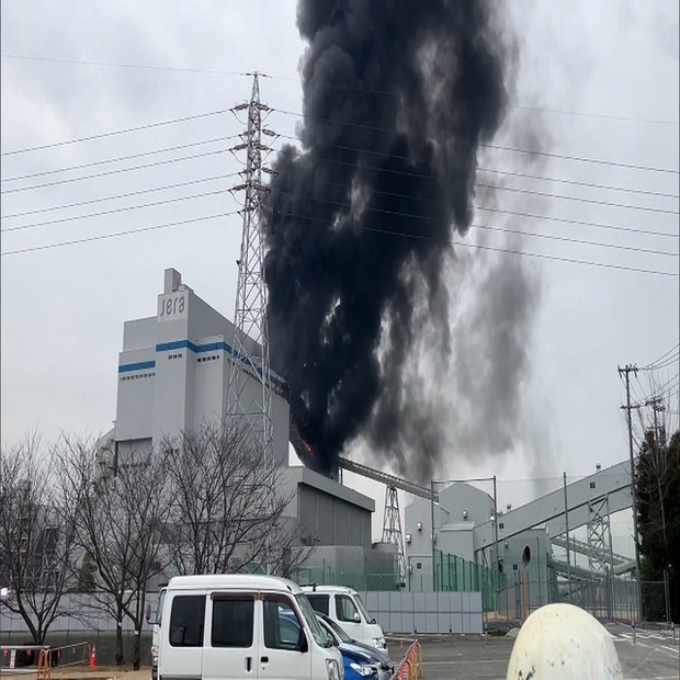 Nhật Bản: Liên tiếp động đất, nổ nhà máy điện, máy bay va chạm - Ảnh 2.