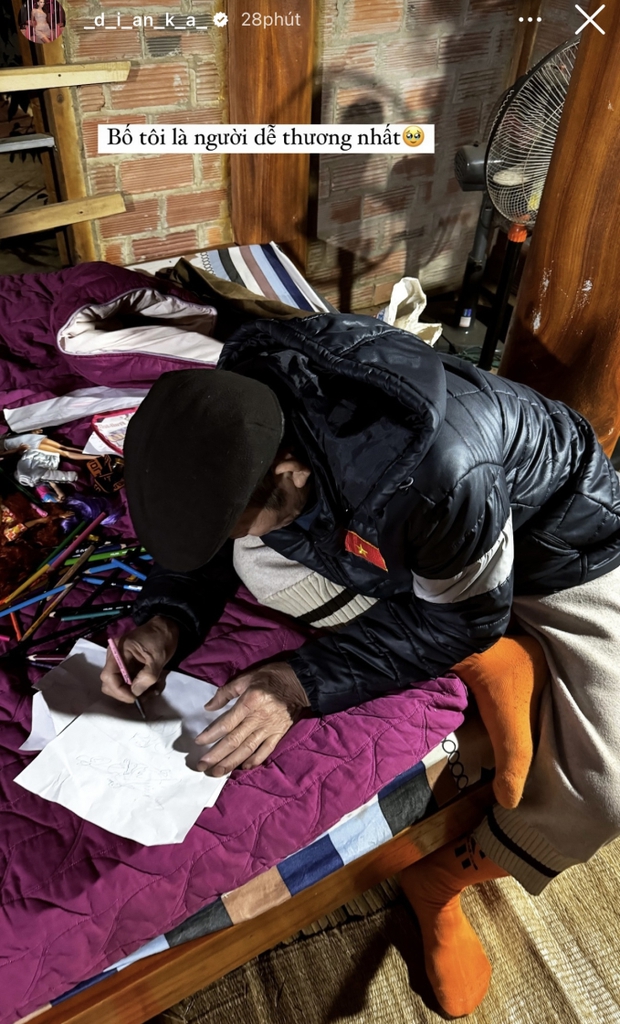 Vợ mẫu tây Bùi Tiến Dũng ăn tết nhà chồng, gọi bố chồng là người dễ thương nhất - Ảnh 1.