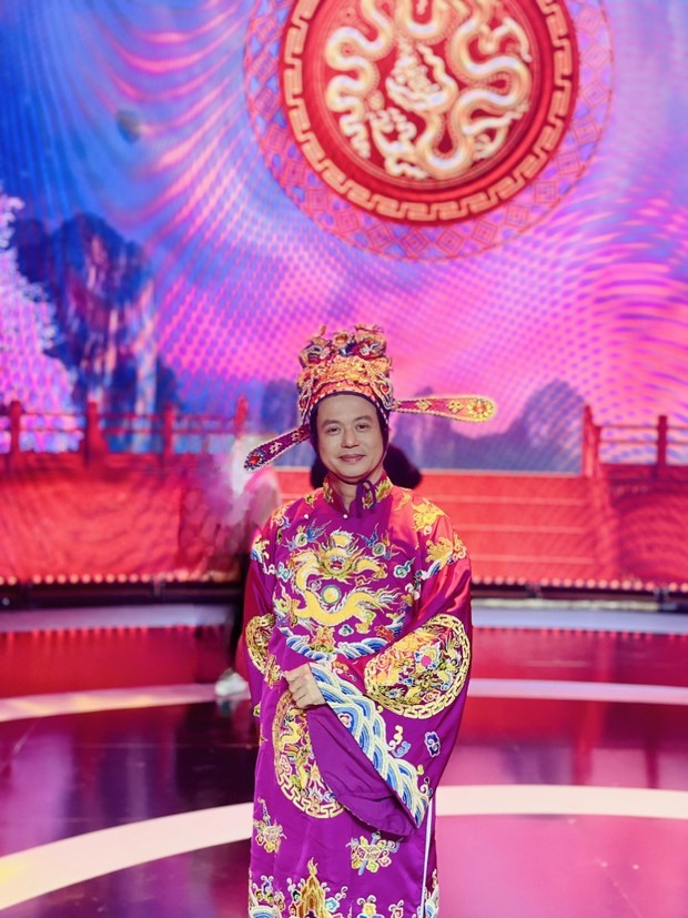 Táo Giao thông Bá Anh: Đạo diễn Khải Anh áp lực nhất Táo Quân - Ảnh 4. Táo Giao thông Bá Anh: Đạo diễn Khải Anh áp lực nhất Táo Quân - Ảnh 4.
