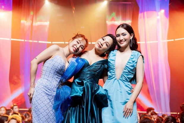 Không còn làm main dancer, Diva Mỹ Linh trổ tài hát ru, khoe vocal đầy cảm xúc bên Uyên Linh và Nguyên Hà - Ảnh 3.