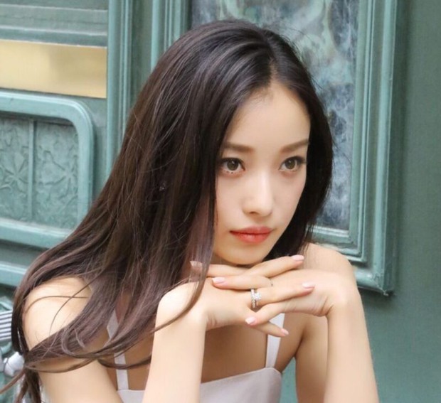 Mỹ nhân tuổi Thìn đẹp đến mức mọi bạn diễn nữ mê mẩn, sở hữu “gương mặt hoàn hảo nhất châu Á” vẫn chìm nghỉm - Ảnh 1.