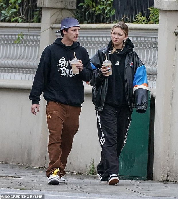 Sau khi chia tay bạn gái, quý tử nhà Beckham bị bắt gặp chung xe cùng nữ Tiktoker có hơn 7 triệu theo dõi - Ảnh 4.