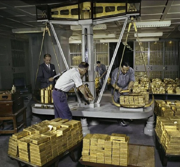 Bên trong hầm chứa vàng lớn nhất thế giới - Ảnh 5.