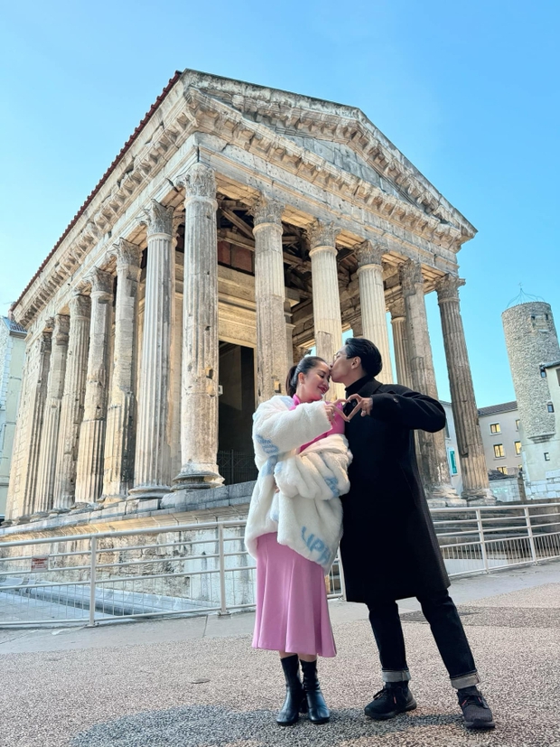 Khánh Thi - Phan Hiển khóa môi lãng mạn, tung bộ ảnh cực tình ở Pháp - Ảnh 5.