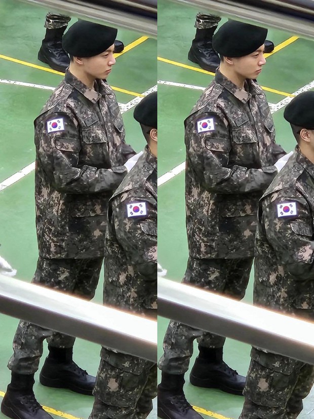 BTS nhập ngũ: Người mãi mới lộ mặt cho fan ngắm, người tham gia ban nhạc quân đội còn debut thành... nghệ sĩ saxophone! - Ảnh 5.