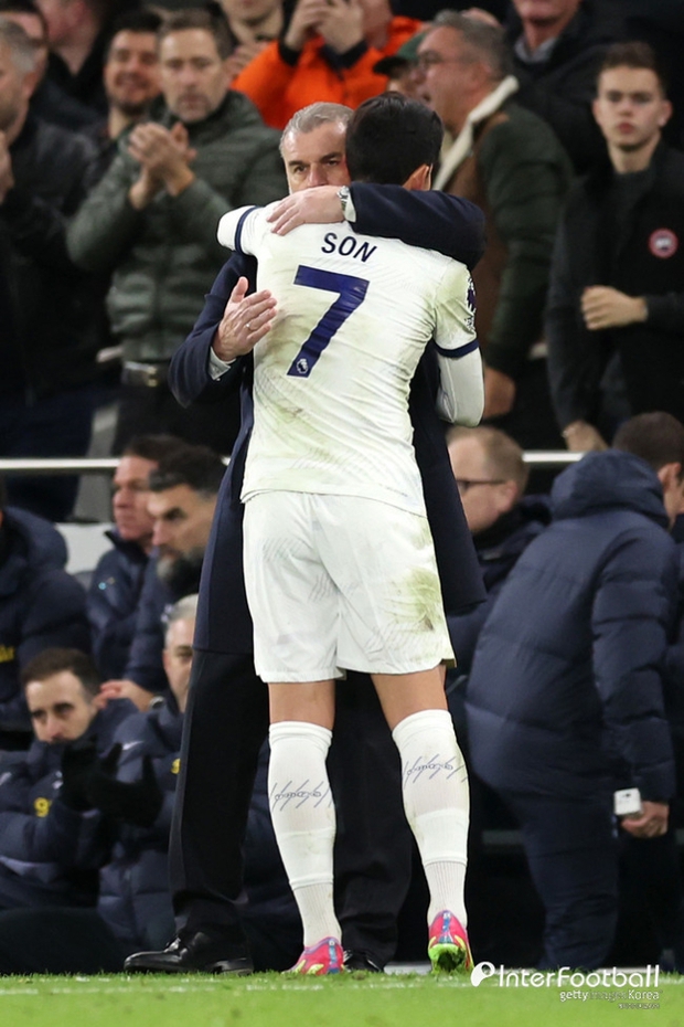 Thầy ở Tottenham bênh vực Son Heung-min sau vụ ẩu đả chấn động ở đội tuyển Hàn Quốc: Son là thủ lĩnh dám đứng lên chống lại điều sai trái - Ảnh 1.