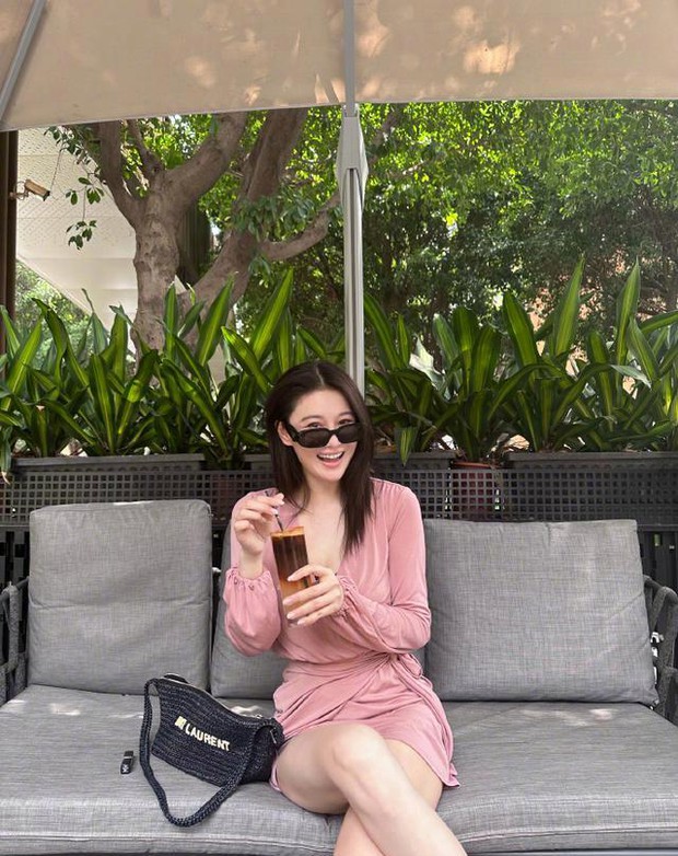 Chị đẹp xứ Trung nổi rần rần trên mạng xã hội nhờ tự tay vun trồng một vườn rau đẹp như truyện cổ tích - Ảnh 2.