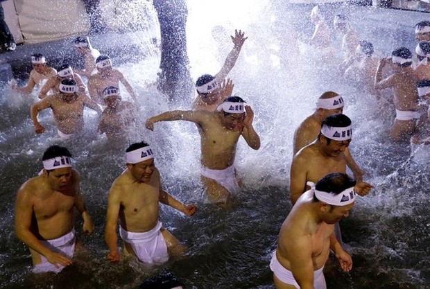 Nhật Bản: Lễ hội đàn ông khỏa thân bị xóa sổ - Ảnh 2.