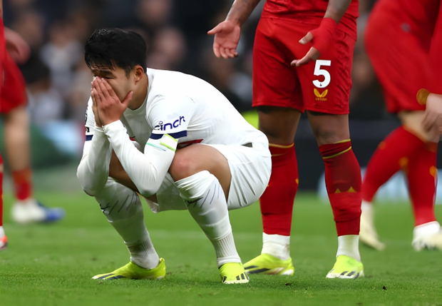 Tuần buồn nhất của Son Heung-min: Bị lộ ẩu đả cùng Lee Kang-in, bất lực đến phát khóc khi đội nhà thua trận - Ảnh 1.