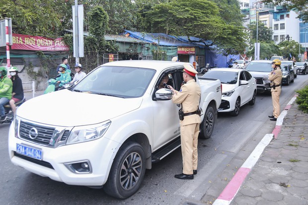 Tài xế ô tô bay hơn 1 chỉ vàng trong ngày vía Thần tài - Ảnh 4.