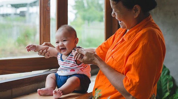 Nỗi niềm của những người ông bà bị chỉ trích không chăm cháu giúp là không thương con cháu: Đừng bắt chúng tôi phải làm cha mẹ lần 2 - Ảnh 3.