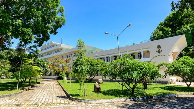  Trường đại học có 3 mặt giáp biển, đẹp như resort với tầm view triệu đô, sinh viên lên giảng đường như đi nghỉ dưỡng - Ảnh 8.