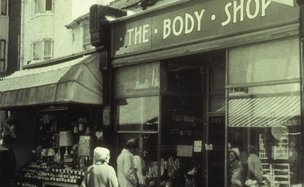 The Body Shop đóng cửa hơn 100 cửa hàng ở Anh, nhìn lại câu chuyện và những dấu ấn của thương hiệu mỹ phẩm đình đám này - Ảnh 2.