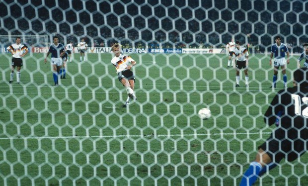 Chuyện ít biết về quả phạt đền khiến Maradona phải khóc, còn Andreas Brehme từ thợ máy trở thành người hùng nước Đức - Ảnh 3.