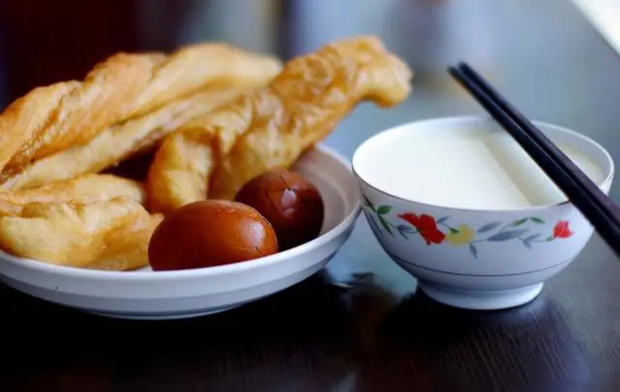 Chuyên gia chỉ rõ 3 bữa sáng ưa thích của tế bào ung thư, giới trẻ đang ăn hàng ngày mà không biết - Ảnh 1. Chuyên gia chỉ rõ 3 bữa sáng ưa thích của tế bào ung thư, giới trẻ đang ăn hàng ngày mà không biết - Ảnh 1.
