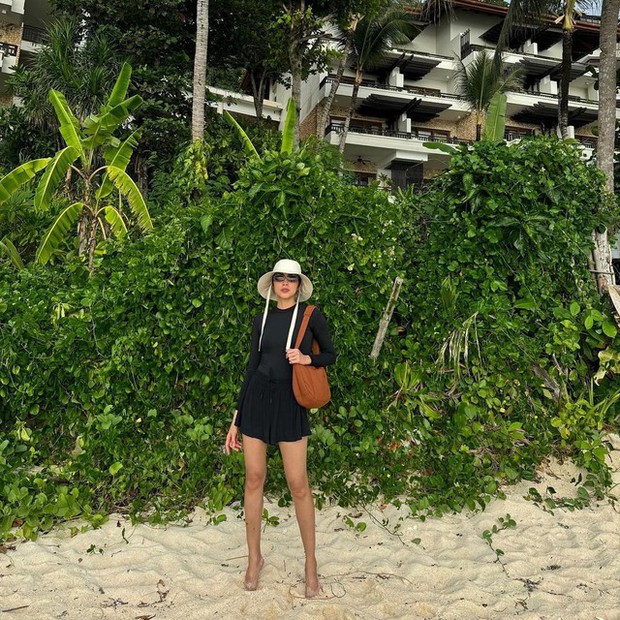 Tăng Thanh Hà đăng clip con trai út tung tăng trên biển, Thanh Hằng và loạt sao cảm thán lớn nhanh quá - Ảnh 4.