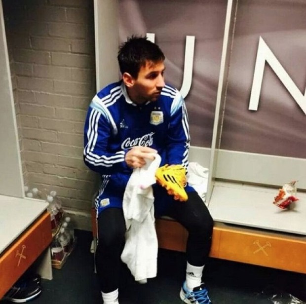 Cái tát nhớ đời kéo Lee Kang-in, Đình Bắc khỏi ảo tưởng ngôi sao - Ảnh 1.