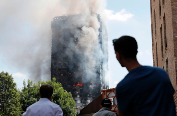 Hơn 15 người vẫn mất tích sau vụ cháy chung cư ở Valencia, Tây Ban Nha - Ảnh 2.