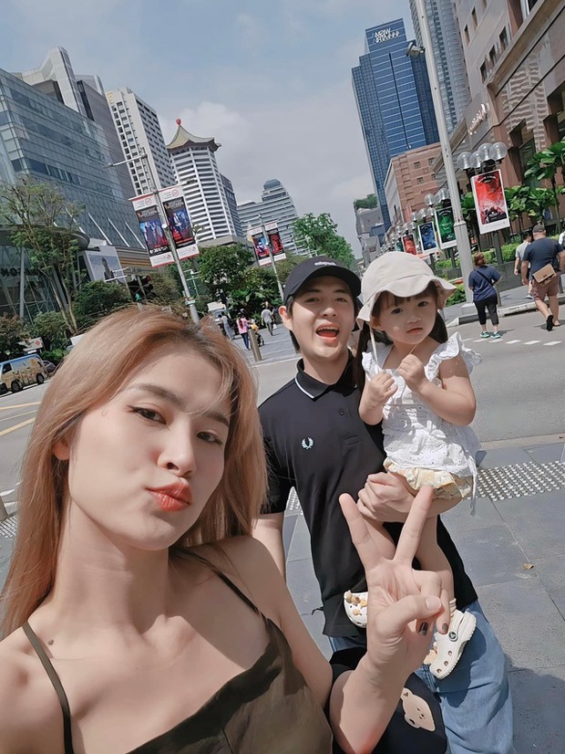 Đông Nhi tự hào khi con gái ra dáng chị cả, làm hành động ngọt ngào cho nhóc tỳ thứ 2 - Ảnh 4.