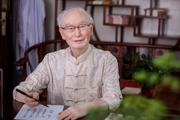 BS Y học cổ truyền Trung Quốc 87 tuổi có vẻ ngoài như 60: Bí quyết nằm ở 1 loại nước và 4 thói quen - Ảnh 1.