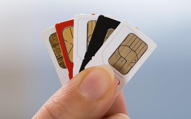 Vừa đánh giá 5 sao dịch vụ nâng cấp SIM 4G thì tố cáo nhà mạng lừa đảo 170 triệu đồng, cô gái lập tức bị cảnh sát tạm giữ - Ảnh 1.