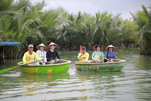 Có gì đặc biệt tại rừng dừa nước ở Quảng Nam mà khách đến nườm nượp? - Ảnh 6.