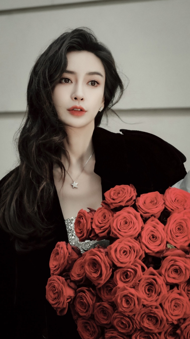 Angelababy lần đầu tự công khai ảnh rõ nét của quý tử, động thái tổ chức sinh nhật giữa nghi vấn bị ghẻ lạnh gây chú ý - Ảnh 5.