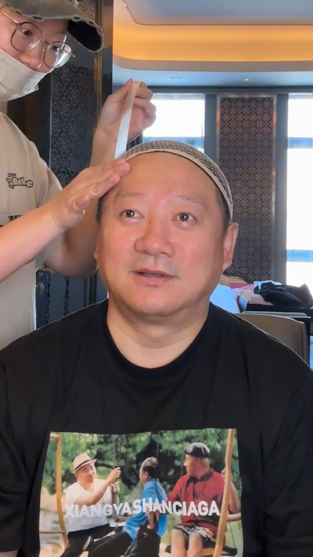 Sao nam 56 tuổi có màn cưa sừng làm nghé thần kỳ thành tổng tài đôi mươi, netizen sốc vì cứ như đổi đầu - Ảnh 2.