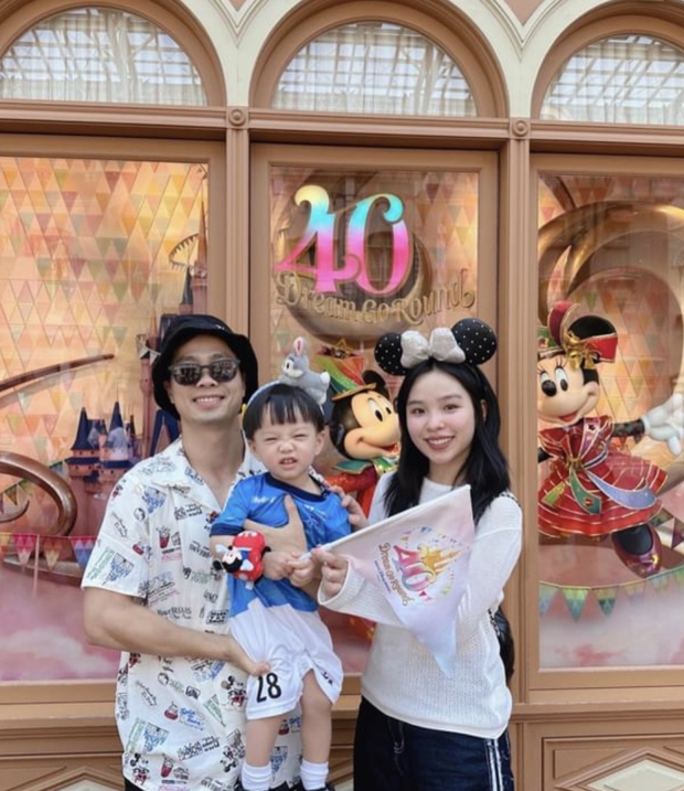 Lộ ảnh hiếm hoi của Viên Minh - vợ Công Phượng diện áo dài đón tết - Ảnh 2.