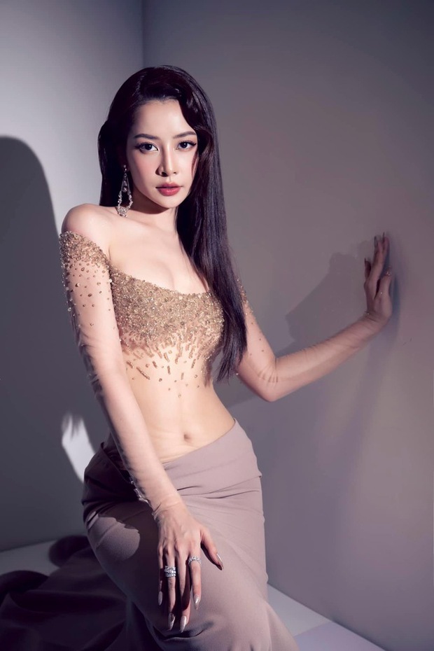 Chi Pu công khai đăng ảnh thân thiết với 1 nhân vật, còn sát rạt dạo phố bên nhau - Ảnh 6.