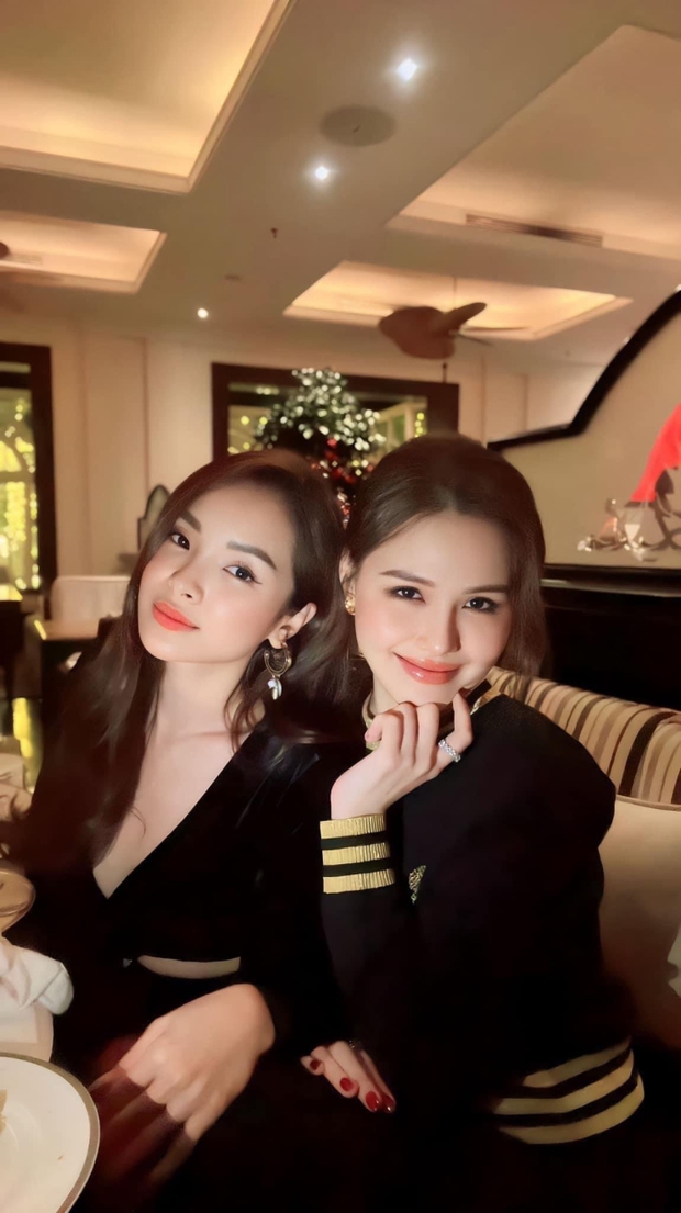 Phu nhân hào môn rộn ràng ngày cuối năm: Đàm Thu Trang cùng con đánh lẻ, Phạm Hương chăm chỉ làm 1 việc ở Mỹ - Ảnh 2.