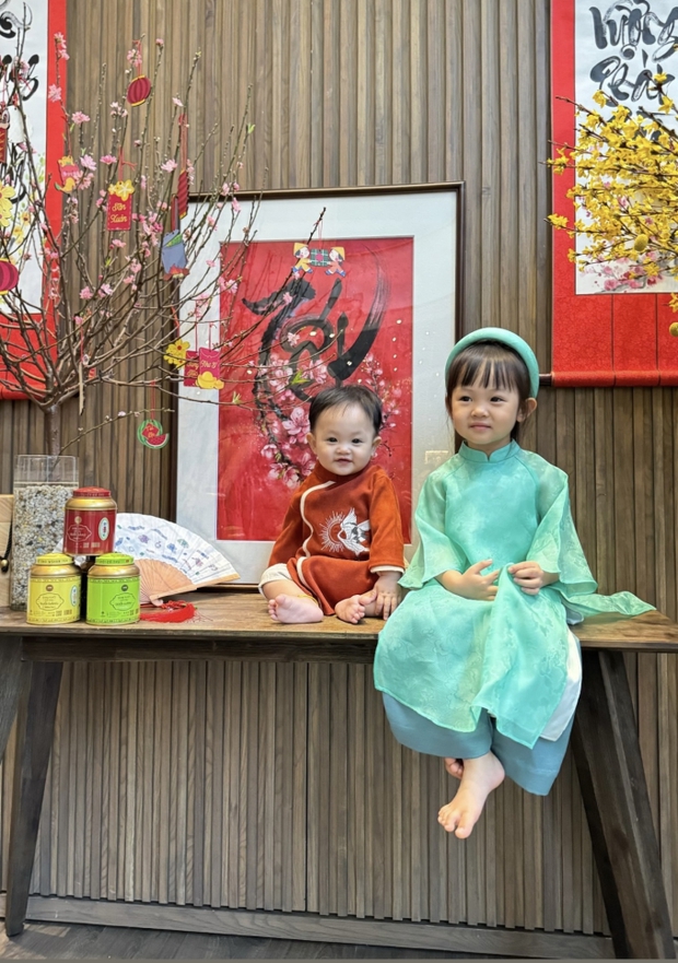 Phu nhân hào môn rộn ràng ngày cuối năm: Đàm Thu Trang cùng con đánh lẻ, Phạm Hương chăm chỉ làm 1 việc ở Mỹ - Ảnh 7.