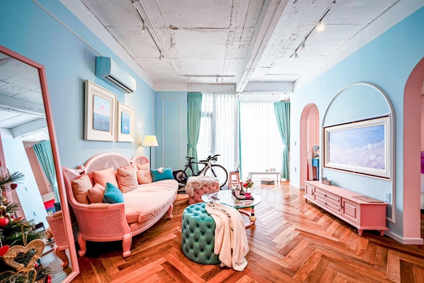 Tổng tài Thủy Top kết năm bằng căn nhà mới toanh, decor xinh như nơi sống của búp bê Barbie - Ảnh 2.