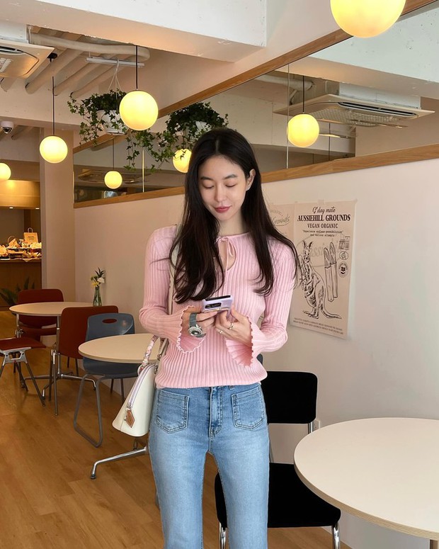 Cách diện đồ màu pastel: Quý cô Hàn Quốc có phong cách diện đồ màu pastel trẻ trung, sang xịn mịn - Ảnh 5.