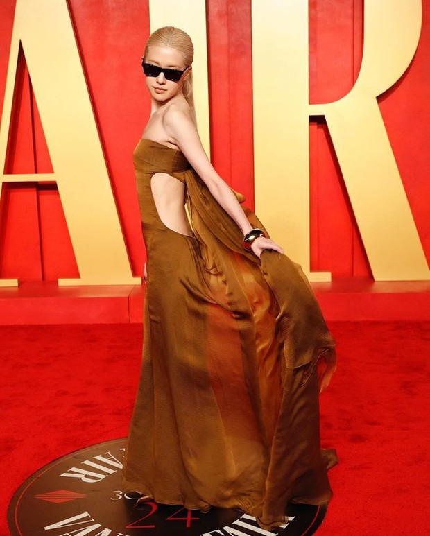 Thảm đỏ tiệc hậu Oscar nóng hổi: Rosé xẻ eo cực slay, Kylie Jenner hoá nữ thần dẫn đầu dàn mỹ nhân - Ảnh 3.
