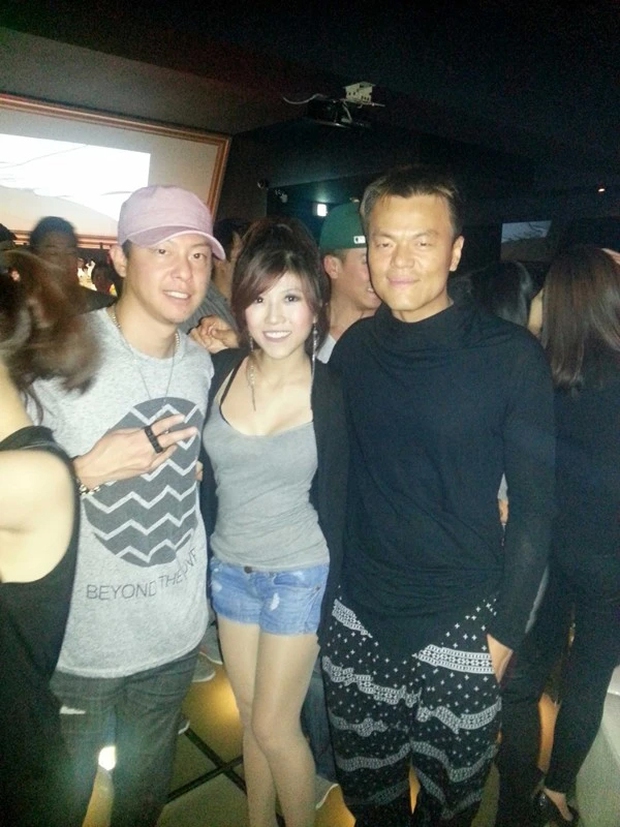 Rò rỉ clip JYP thì thầm to nhỏ với 1 sao nữ Việt Nam