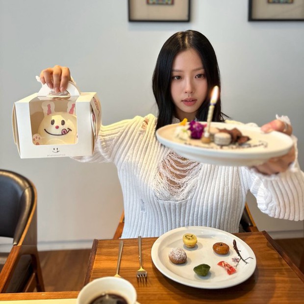 Nữ diễn viên Sweet Home bất ngờ bị Knet chỉ trích ăn mặc lố lăng, sự thật là gì? - Ảnh 1. Nữ diễn viên Sweet Home bất ngờ bị Knet chỉ trích ăn mặc lố lăng, sự thật là gì? - Ảnh 1.