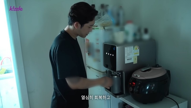 Nam idol viết tâm thư xin lỗi sau khi rời trại cai nghiện, tiết lộ đang làm thêm để chuẩn bị comeback - Ảnh 3.