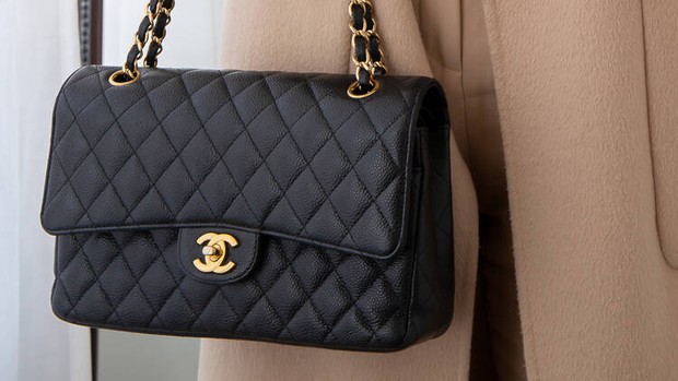 Túi Chanel tăng giá phi mã như giá vàng - Ảnh 4.