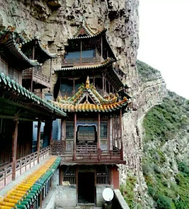 Ngôi chùa nguy hiểm nhất Trung Quốc cheo leo trên vách núi hơn 1.500 năm - Ảnh 8.