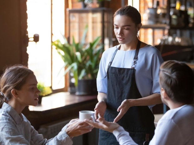 Vào nhà hàng gọi 2 ly cà phê và 2 bánh mỳ, thực khách ngã ngửa khi nhìn con số trên hóa đơn thanh toán, dân mạng nhìn cũng muốn xỉu - Ảnh 2.