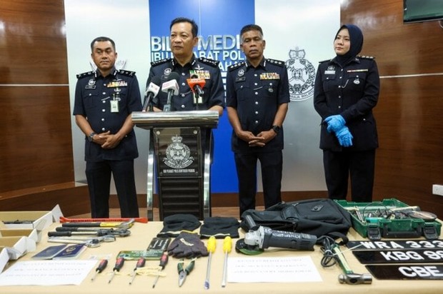 Xác minh vụ người Việt nghi bị cảnh sát Malaysia bắn khi cướp tiệm trang sức - Ảnh 1.