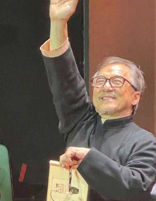 Thành Long trông già nua - Ảnh 4.