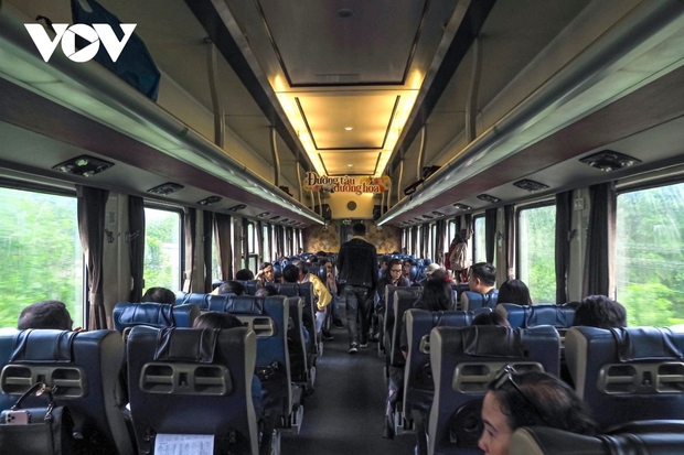 Chuyến tàu du lịch kết nối Huế - Đà Nẵng vận hành vào cuối tháng 3 - Ảnh 3.